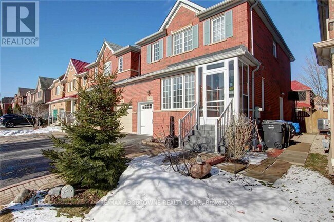 3474 Covent Crescent in Mississauga, ON - Building Photo - Building Photo