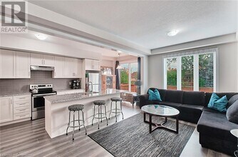 288 Glover Rd in Hamilton, ON - Building Photo - Building Photo