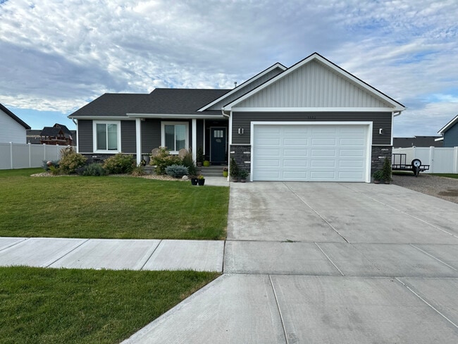 property at 3906 Inglewood Dr