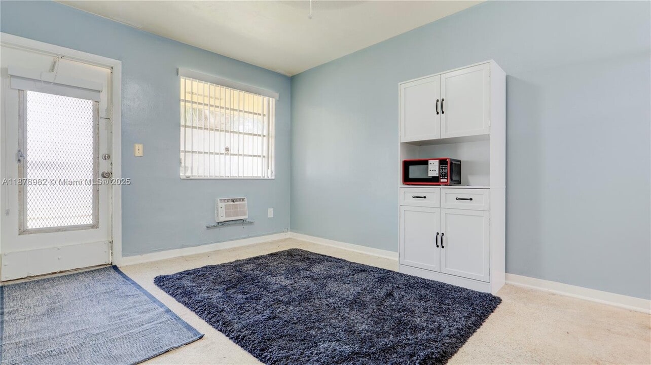 28 NW 170th St in North Miami Beach, FL - Building Photo