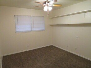 331 Trafalgar Rd in San Antonio, TX - Foto de edificio - Building Photo