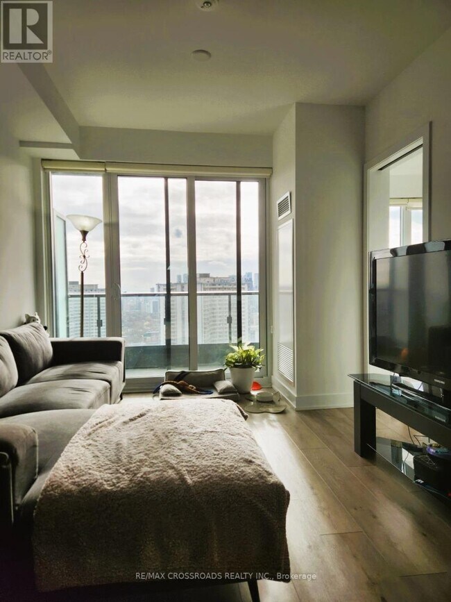property at 585-2585 Bloor St E