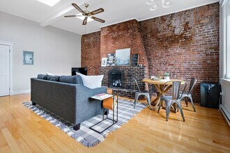 127 Marlborough St, Unit 5 in Boston, MA - Building Photo - Building Photo