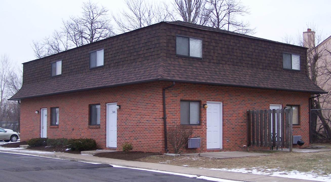 Albany Club Condominiums in Columbus, OH - Building Photo