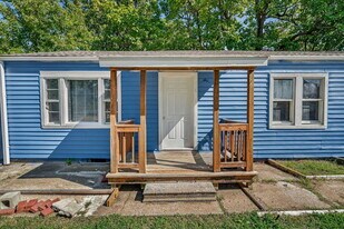 1003 W College St in Independence, MO - Building Photo