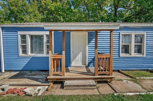 property at 1003 W College St