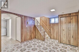 104 Crestwood Rd in Vaughan, ON - Building Photo - Building Photo