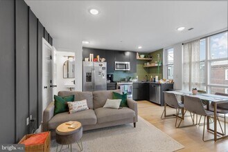 13 Jefferson St-Unit -4 in Philadelphia, PA - Building Photo - Building Photo