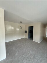 5204 Newton St, Unit 304 in Bladensburg, MD - Building Photo - Building Photo