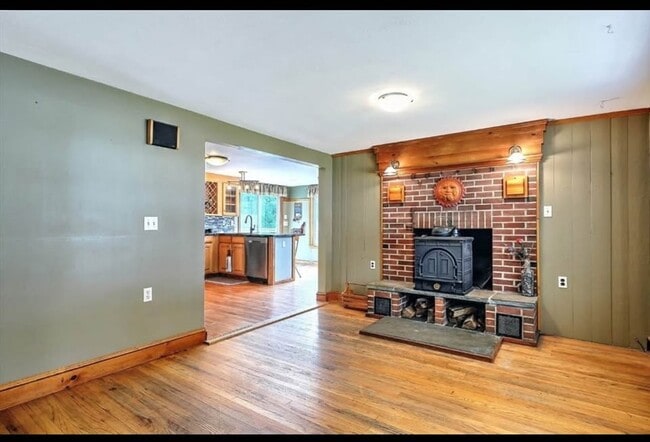 103 Walnut St in Mansfield, MA - Building Photo - Building Photo