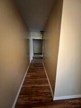 138 W 70th St, Unit Apt 1 in Chicago, IL - Foto de edificio - Building Photo