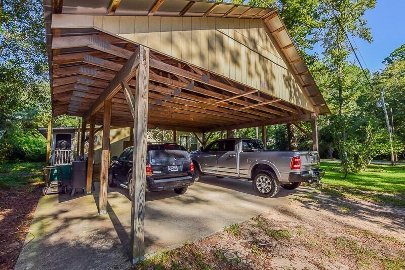 108 Tubbs Ln in Freeport, FL - Building Photo