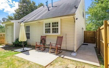 100 Glenlea Ln in Greenville, SC - Foto de edificio - Building Photo