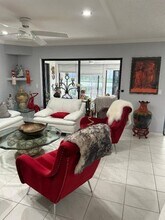 10271 N Circle Lake Dr in Boynton Beach, FL - Building Photo - Building Photo