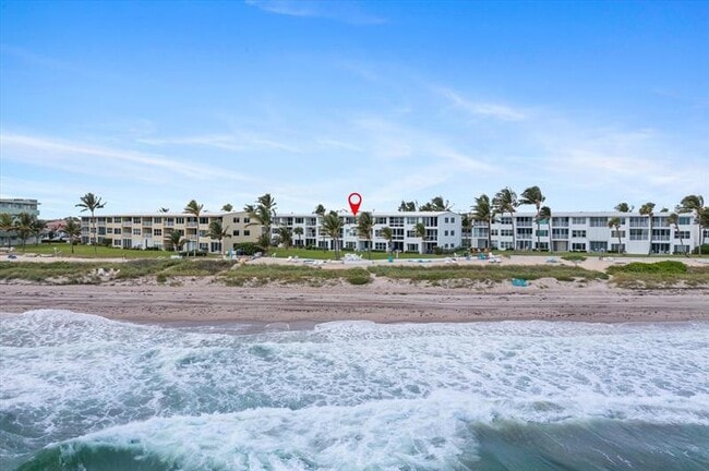 1041 Hillsboro Mile in Hillsboro Beach, FL - Foto de edificio - Building Photo