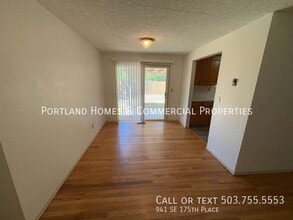941 SE 175th Pl in Portland, OR - Building Photo - Building Photo