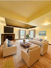 215 Hillview Dr in Goleta, CA - Building Photo - Building Photo