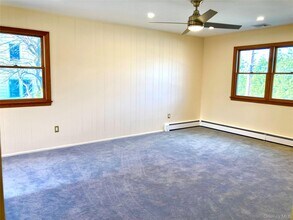 12 Soundview Ave in Oyster Bay, NY - Building Photo - Building Photo