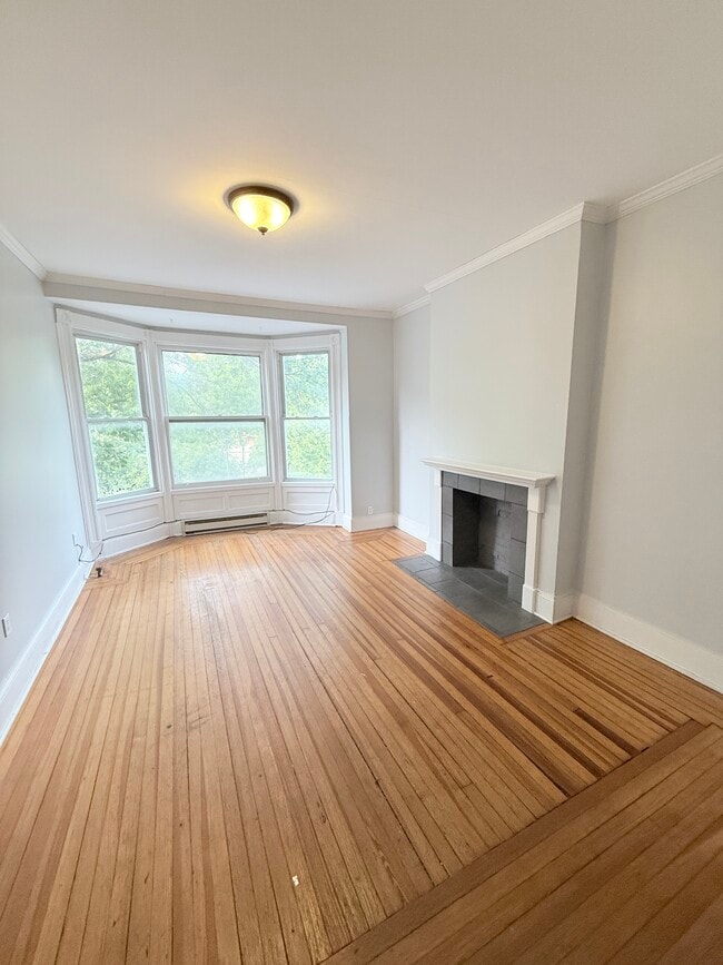 584 Madison Ave, Unit 3 in Albany, NY - Foto de edificio - Building Photo