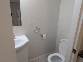 5662 Vedder Rd in Chilliwack, BC - Building Photo - Building Photo