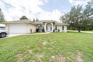 7205 Hibiscus Rd in Fort Pierce, FL - Building Photo