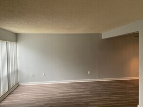 E-35-2811 SW Archer Rd in Gainesville, FL - Building Photo - Building Photo