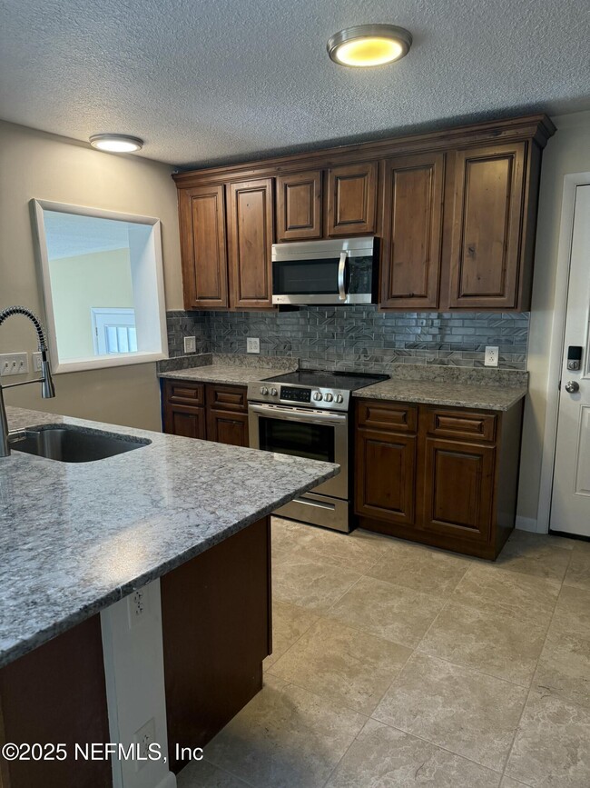 7440 Greenway Dr in Jacksonville, FL - Building Photo - Building Photo