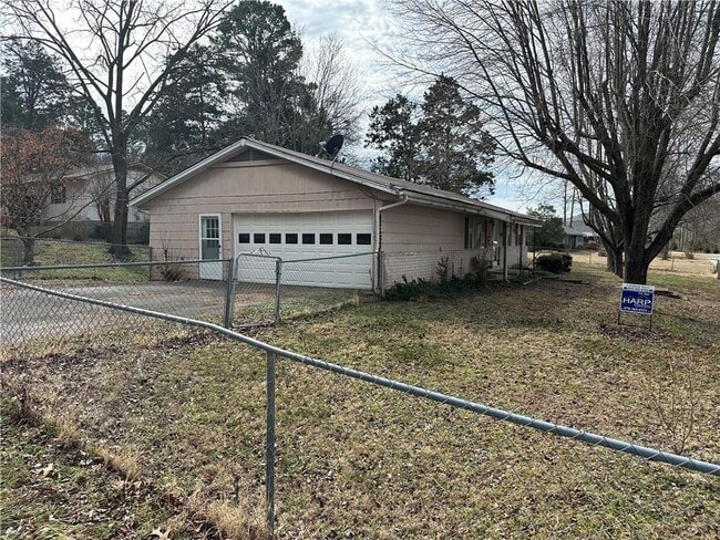 101 Buffalo St in Jasper, AR - Building Photo - Building Photo