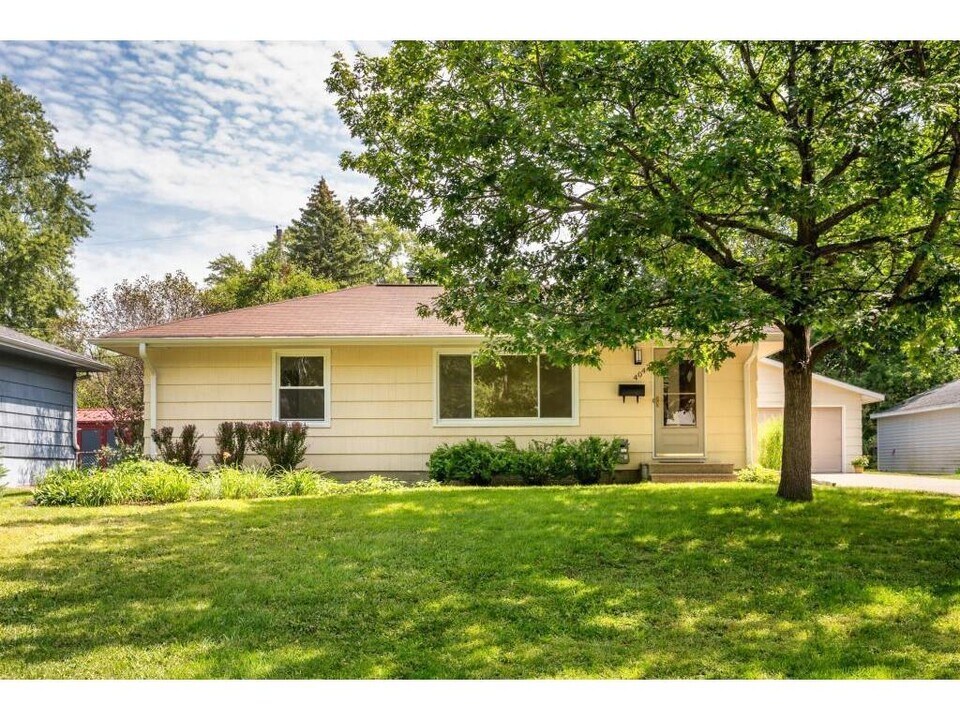 4042 Oregon Ave N in Minneapolis, MN - Building Photo