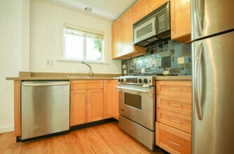 2349 Ocean Ave in Venice, CA - Building Photo - Building Photo