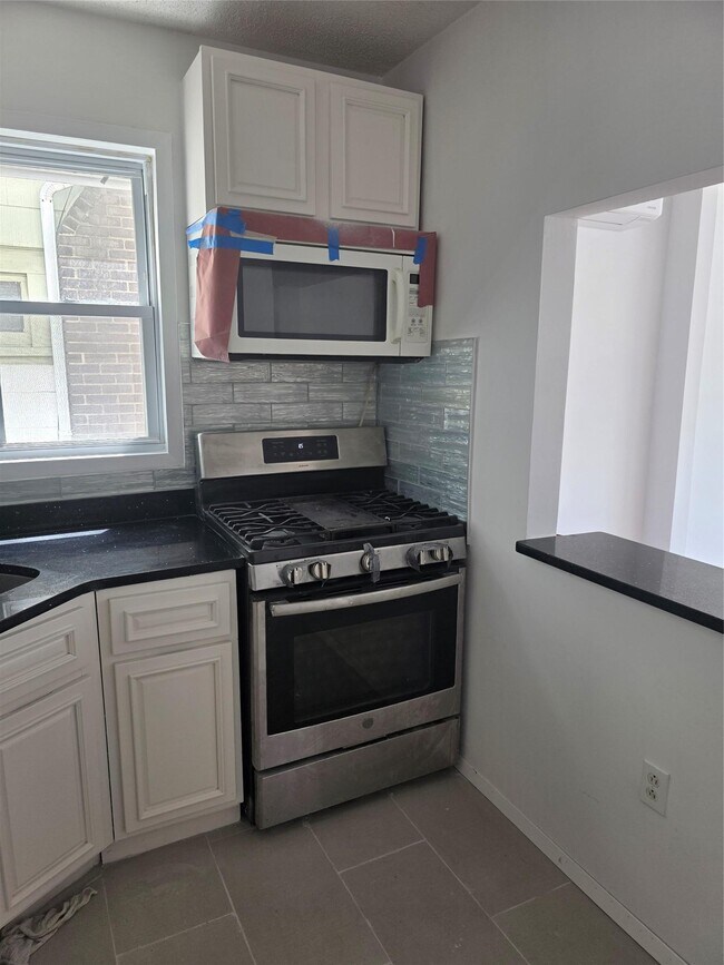 29-39 Curtis St in Queens, NY - Building Photo - Building Photo