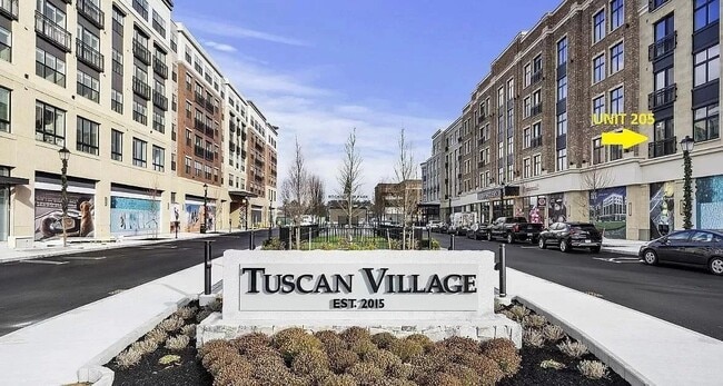 18 Artisan Dr in Salem, NH - Foto de edificio - Building Photo