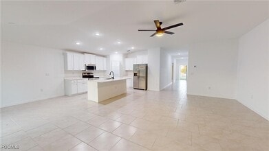 2846 Northwest 28th Ave in Cape Coral, FL - Building Photo - Building Photo