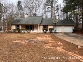 360 Wesley Chapel Rd in Villa Rica, GA - Building Photo