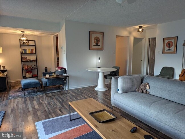 property at 22 Hermitage Dr