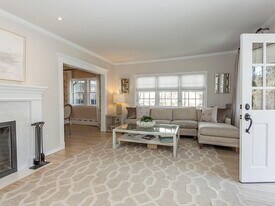 1 Tait Rd in Greenwich, CT - Building Photo