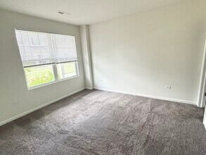 4181 Chelsea Mnr Cir in Aurora, IL - Building Photo - Building Photo