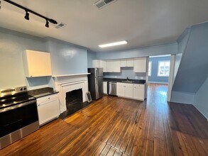 612 Caroline St, Unit A in Fredericksburg, VA - Building Photo - Building Photo