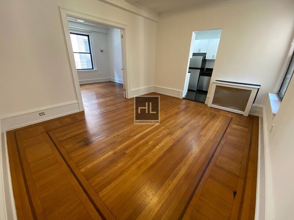 WEST 55 STREET in New York, NY - Building Photo