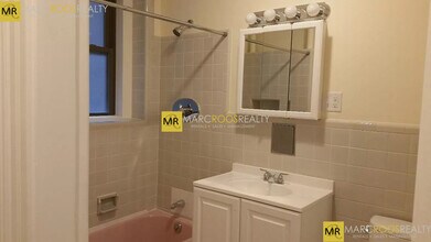 14 Beacon St, Unit Beacon St in Boston, MA - Building Photo - Building Photo