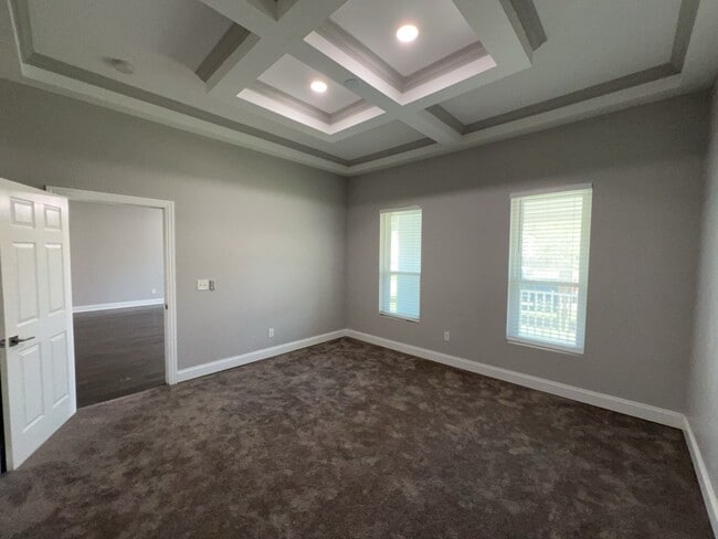 property at 401 Walton St
