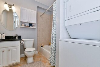 544 E 8th St, Unit 3 in Boston, MA - Foto de edificio - Building Photo