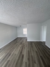 190 W 8th St in San Bernardino, CA - Foto de edificio - Building Photo