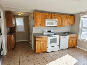 284 School St in Whitman, MA - Building Photo - Building Photo