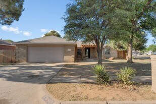 2415 93rd St in Lubbock, TX - Building Photo
