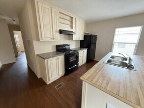 837 Sunflower Ln in Cookeville, TN - Foto de edificio - Building Photo