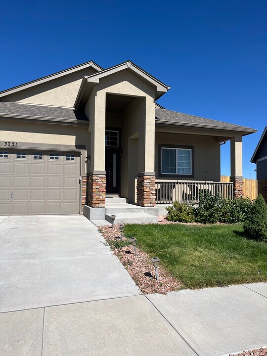 3231 Namib Dr in Colorado Springs, CO - Foto de edificio