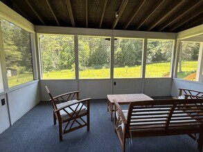 178 New Lenox Rd in Lenox, MA - Building Photo - Building Photo