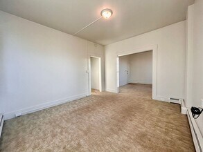 202 E Main St in Mount Joy, PA - Building Photo - Building Photo