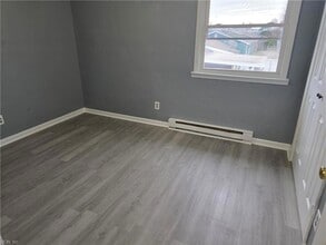 811 Randolph St, Unit B in Portsmouth, VA - Foto de edificio - Building Photo